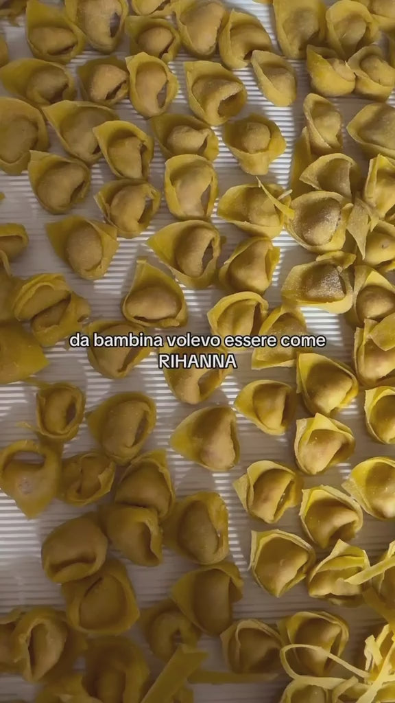 Carica il video: 